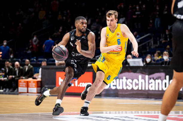 胜的同时保 胜的同时保