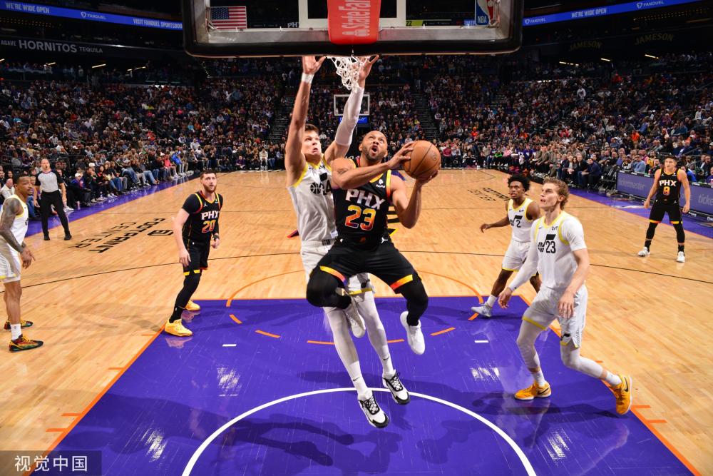 裁判在球场 裁判在球场